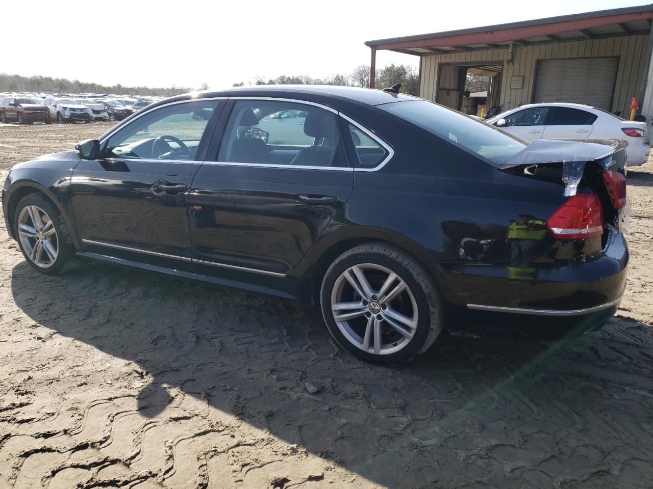 2013 VOLKSWAGEN PASSAT SE - Фото 2