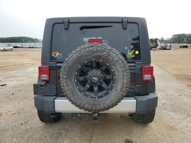 2015 Jeep Wrangler Unlimited Sahara - Image 6