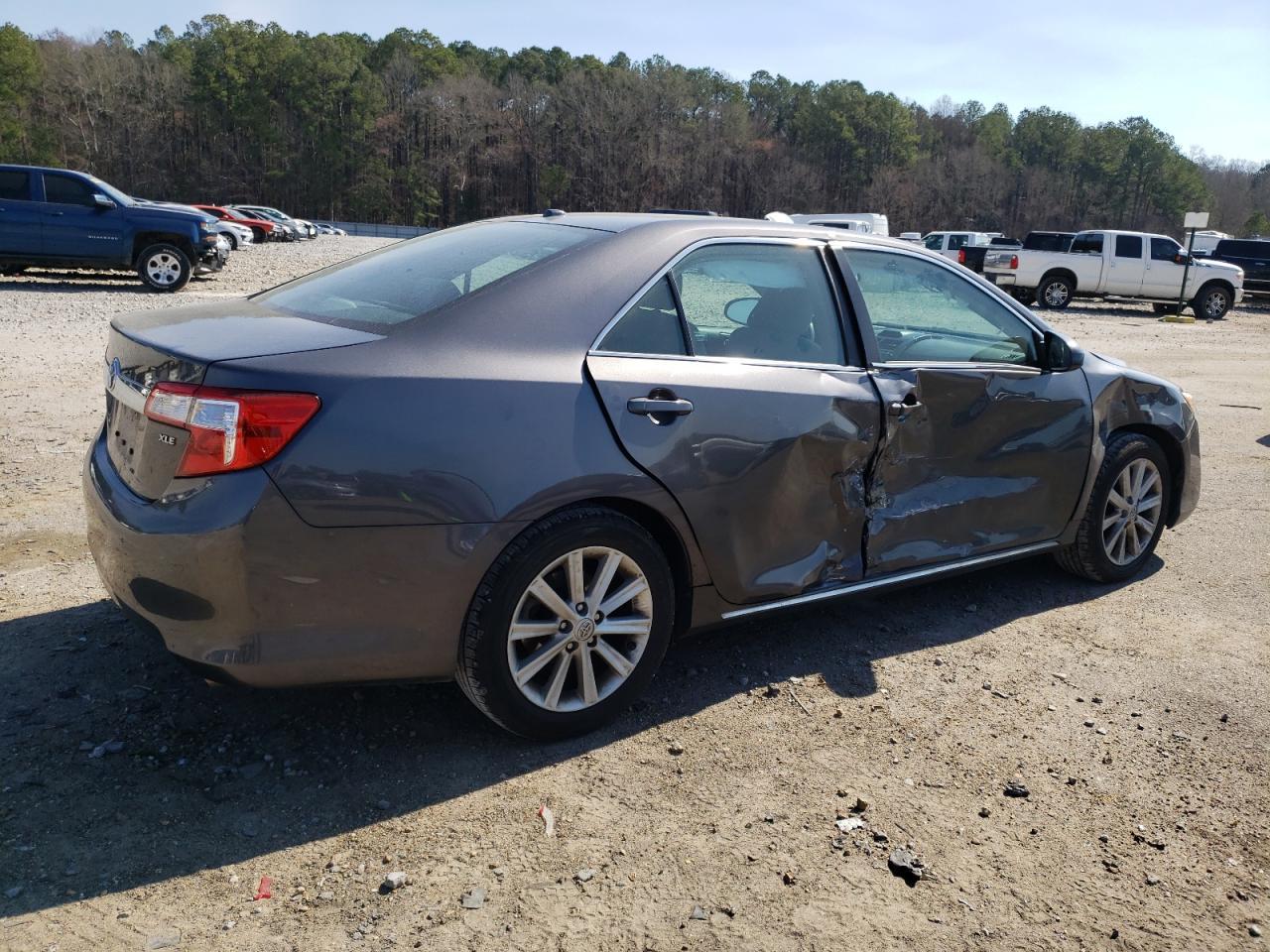 2014 TOYOTA CAMRY L - Фото 3