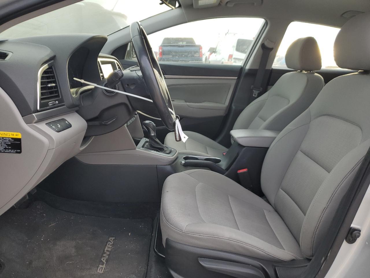 2017 HYUNDAI ELANTRA SE - Image 7