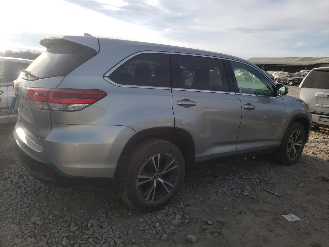 2019 TOYOTA HIGHLANDER - Image 3