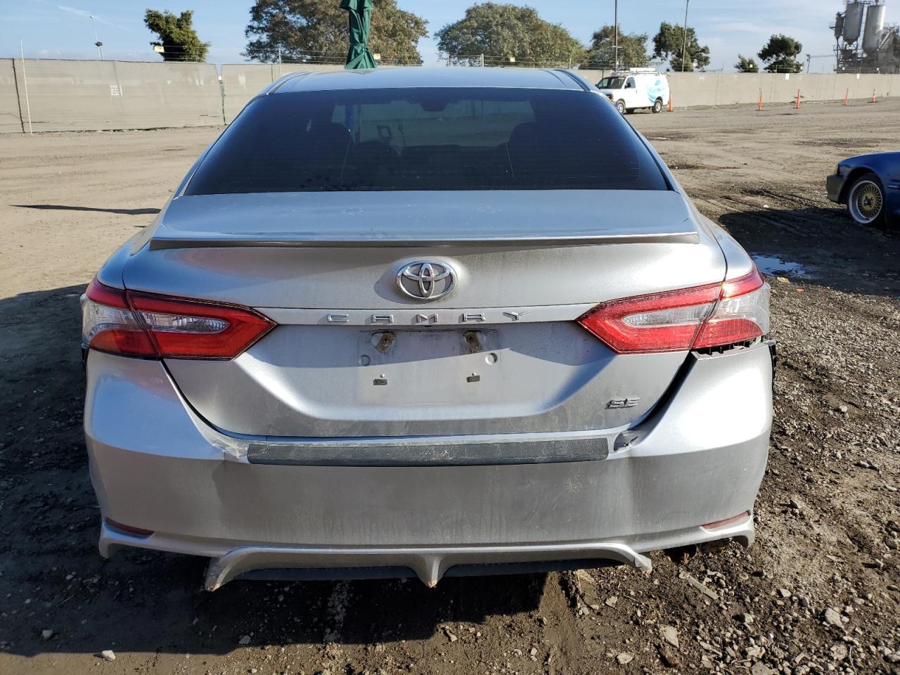 2018 TOYOTA CAMRY L - Фото 6