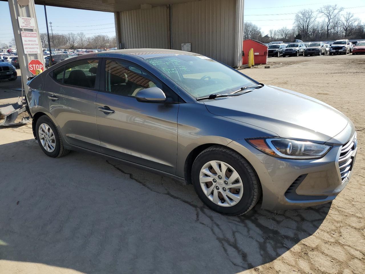 2018 HYUNDAI ELANTRA SE - Image 4
