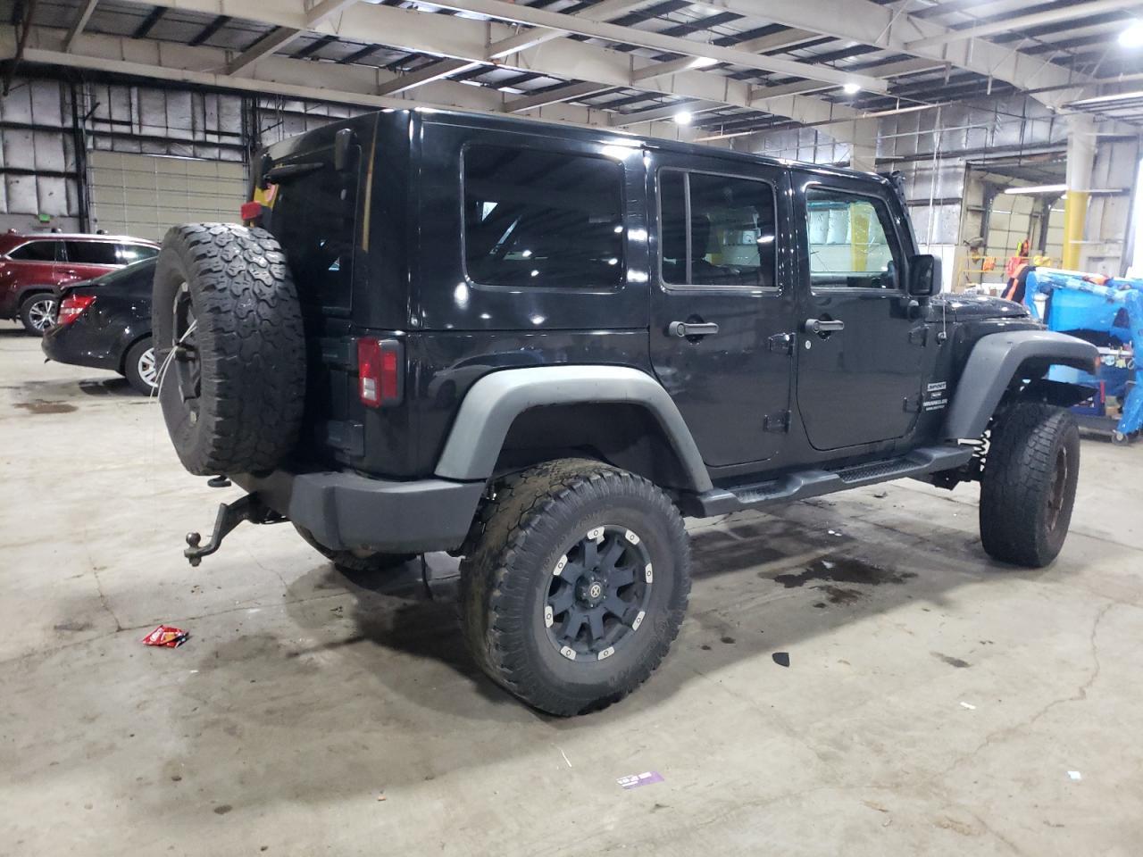 2010 JEEP WRANGLER U - Image 3