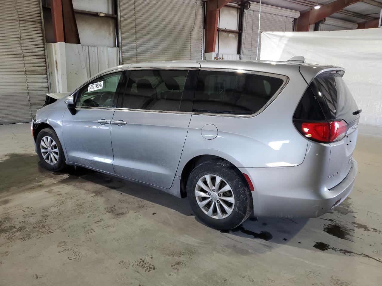 2017 CHRYSLER PACIFICA T - Image 2