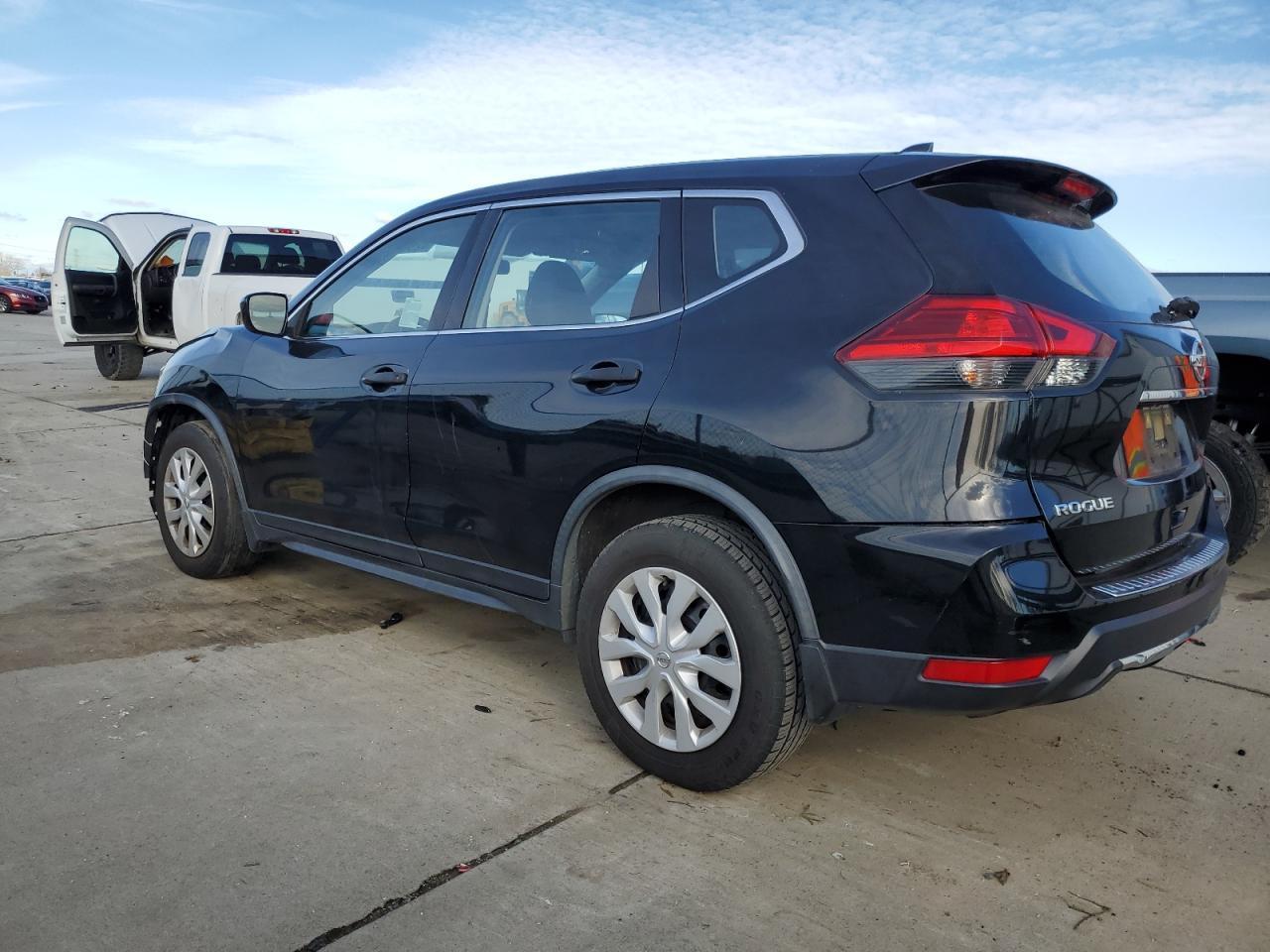 2017 NISSAN ROGUE S - Фото 2