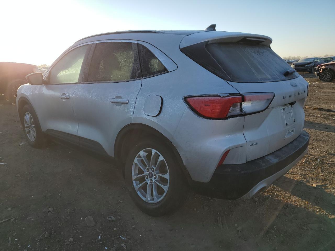 2020 FORD ESCAPE SE - Image 2