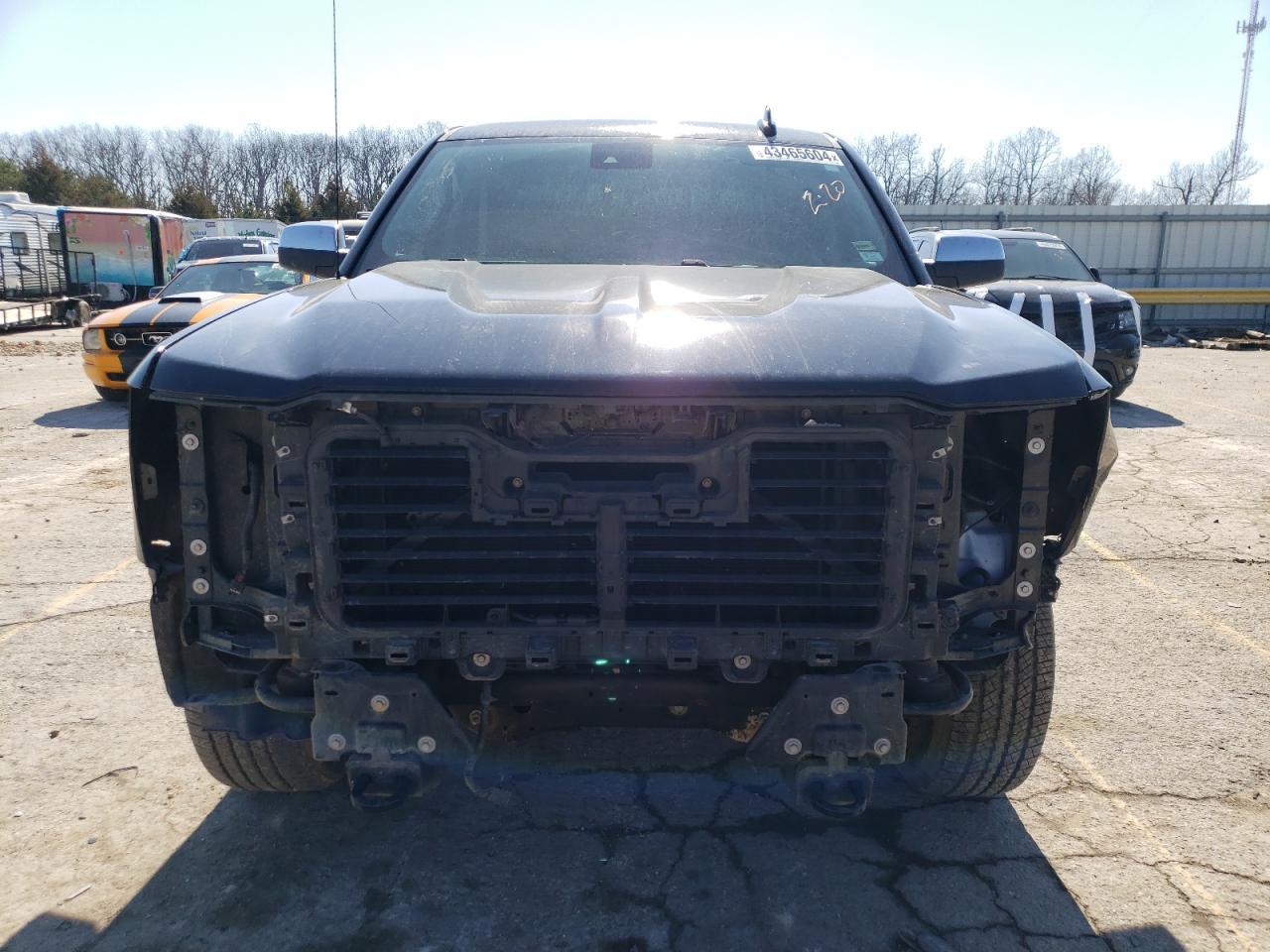 2017 CHEVROLET SILVERADO - Image 5