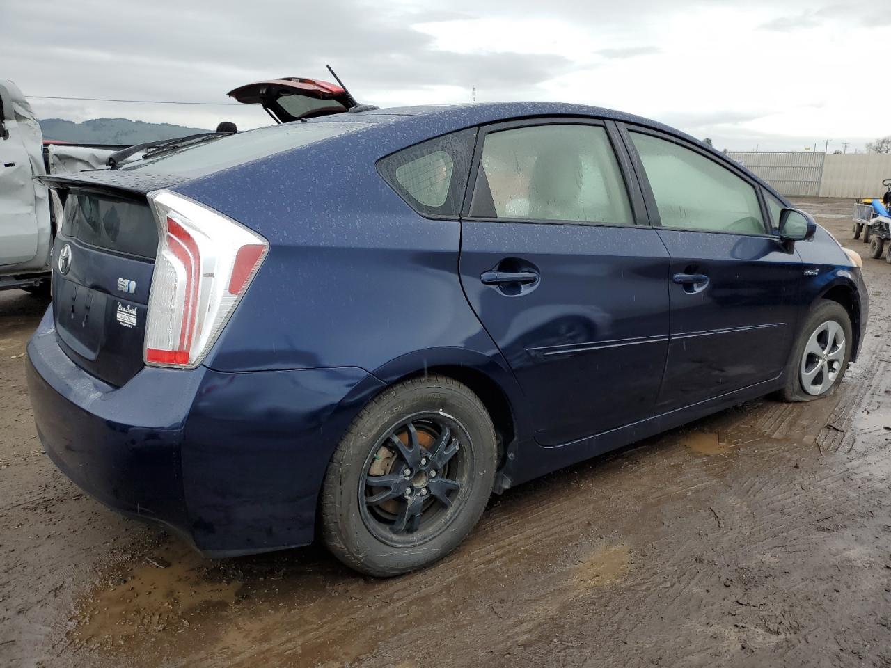 2013 TOYOTA PRIUS - Image 3
