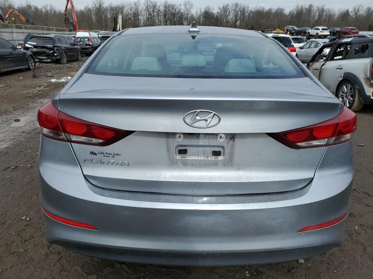 2017 HYUNDAI ELANTRA SE - Image 6