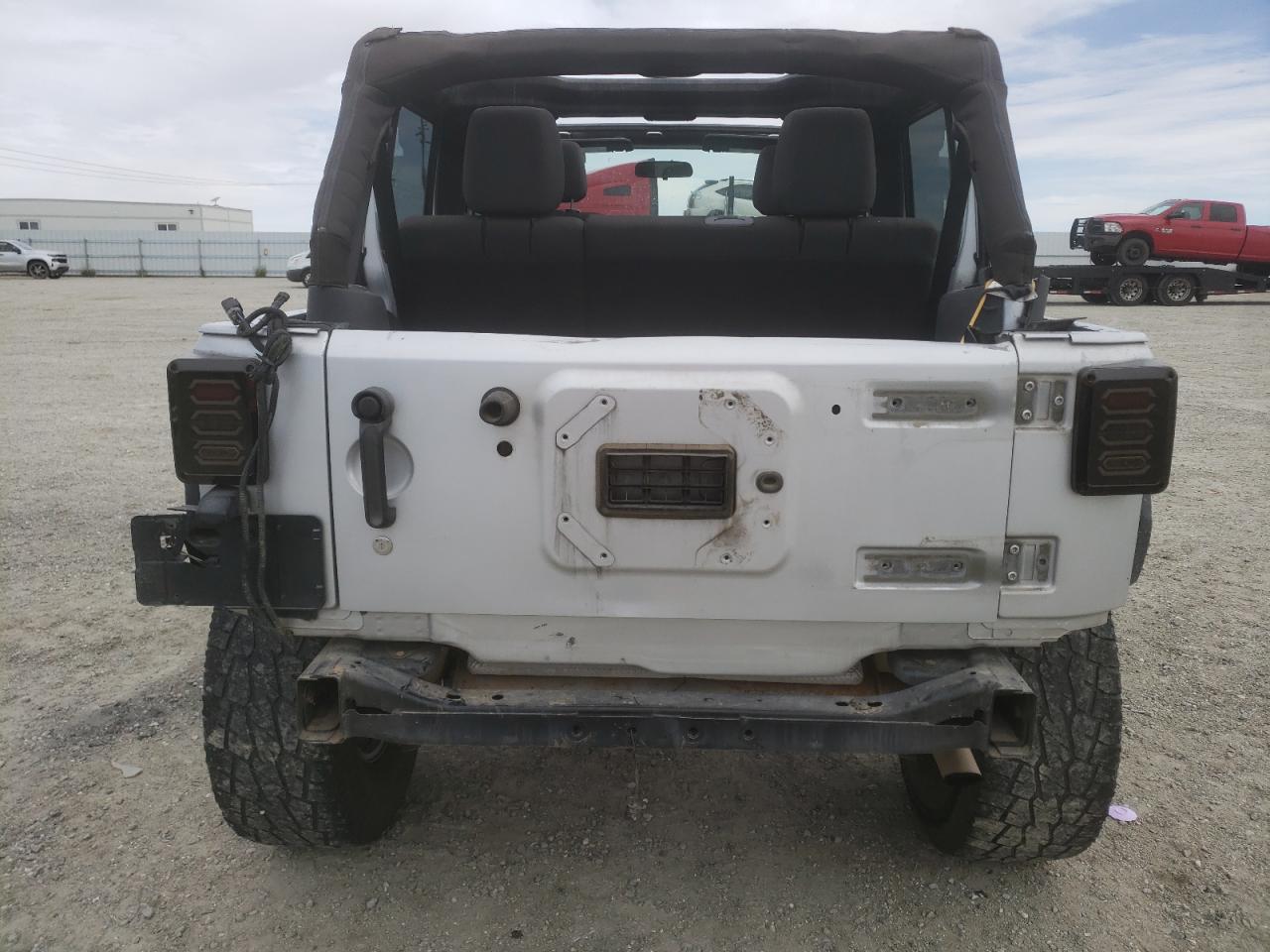 2012 JEEP WRANGLER U - Image 6