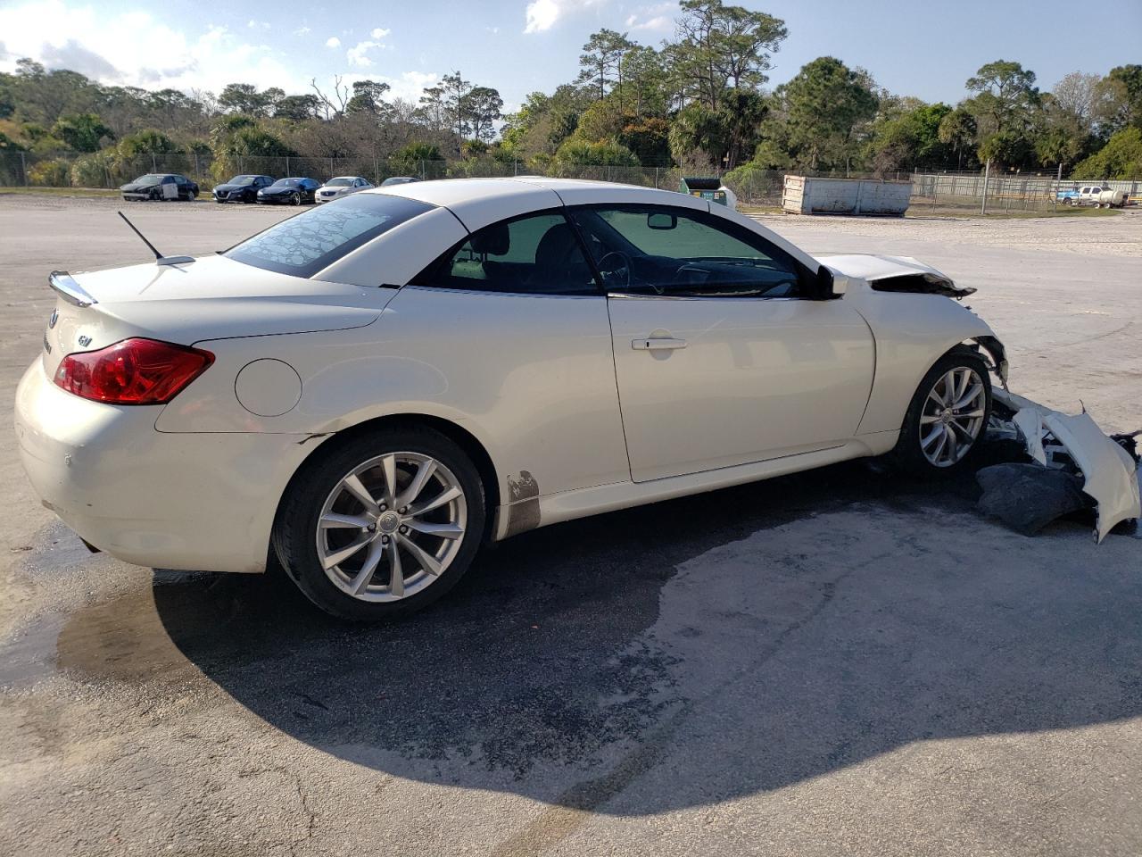 2011 INFINITI G37 BASE - Image 3