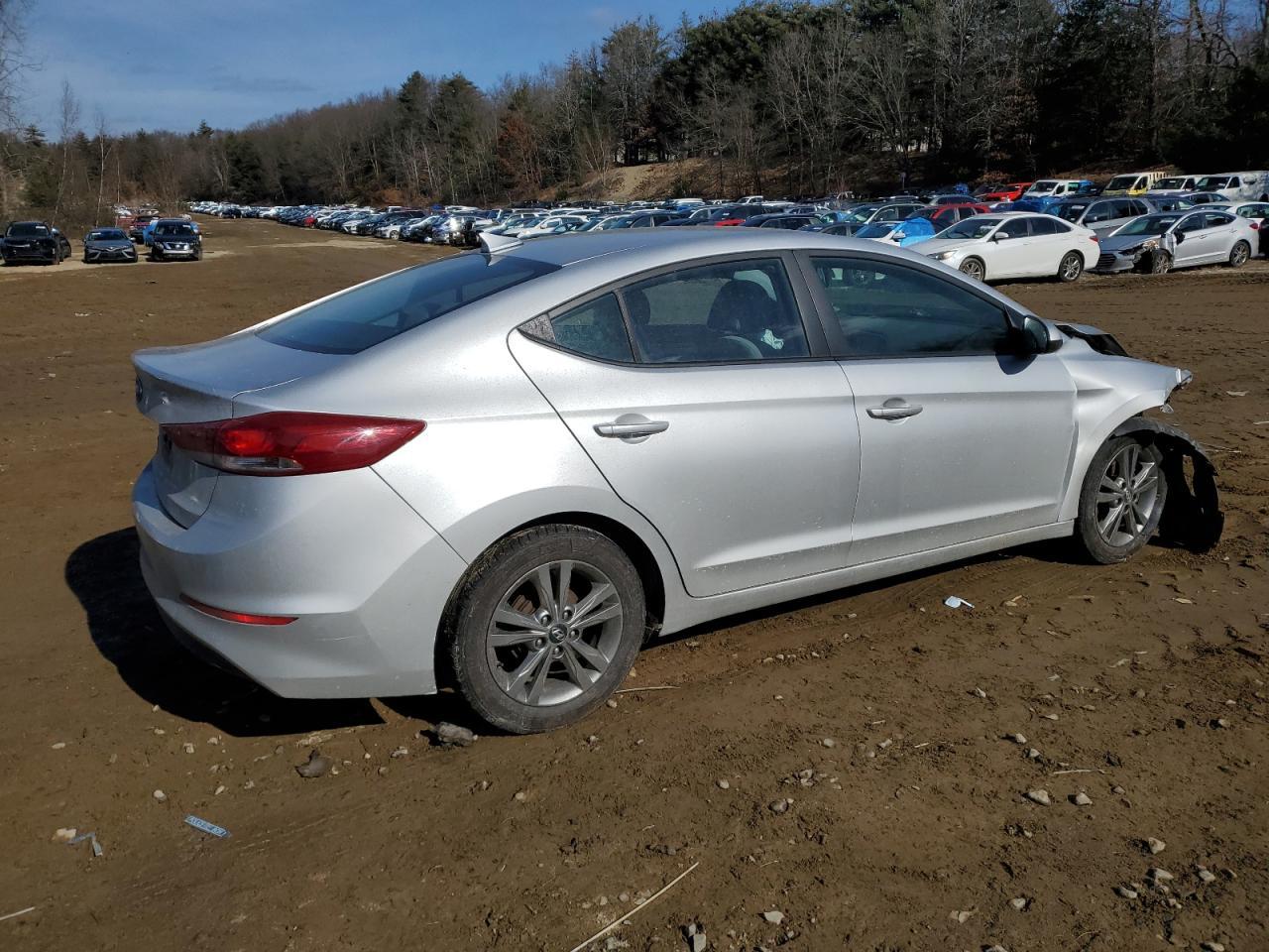 2017 HYUNDAI ELANTRA SE - Image 3