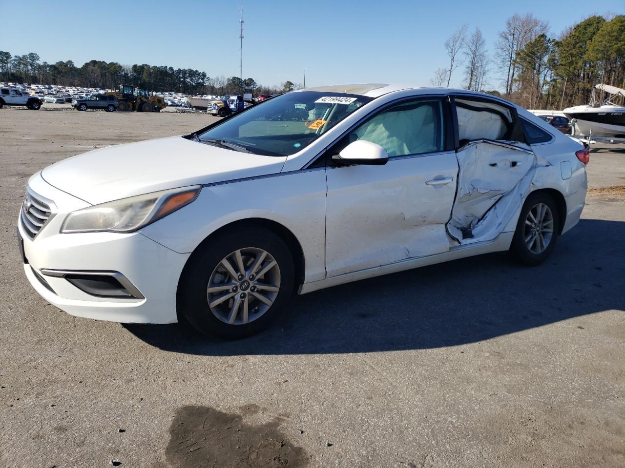 2017 HYUNDAI SONATA SE