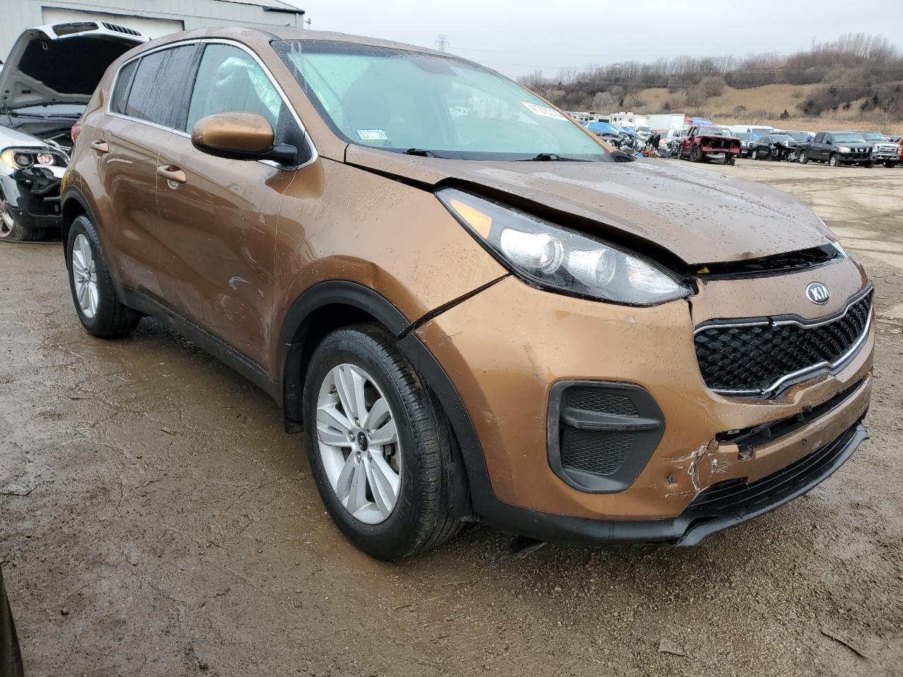2017 KIA SPORTAGE L - Image 4