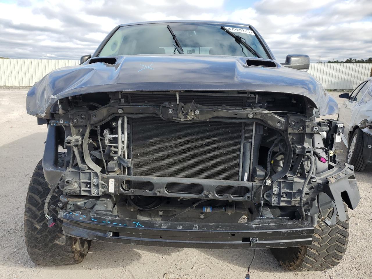 2017 RAM 1500 SPORT - Фото 5