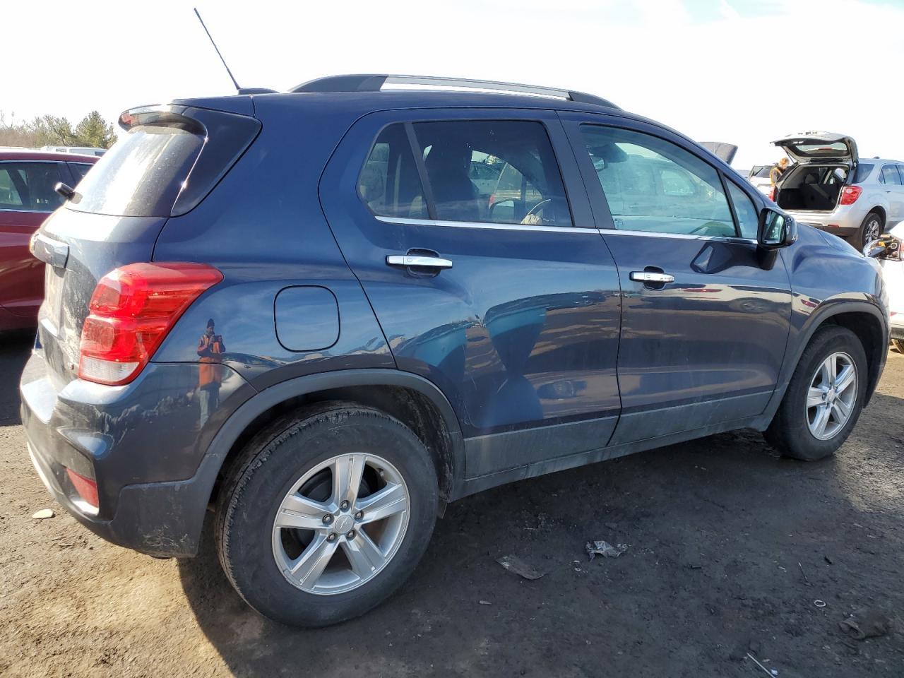 2018 CHEVROLET TRAX 1LT - Image 3