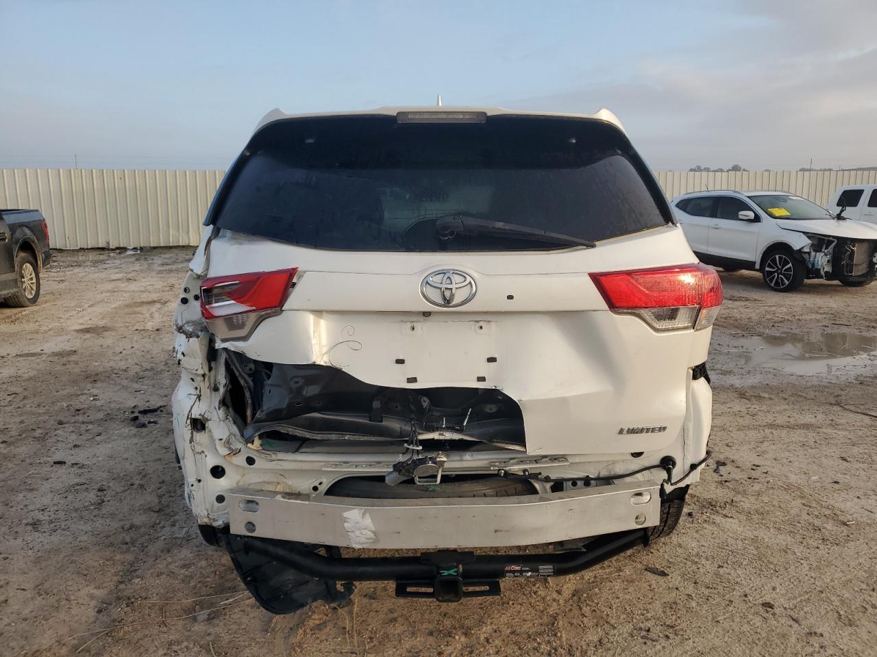 2018 TOYOTA HIGHLANDER - Фото 6