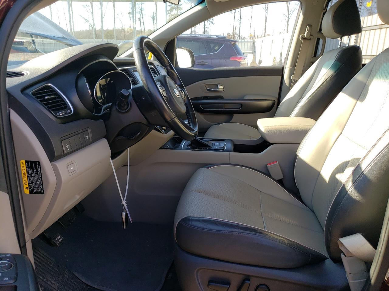 2017 KIA SEDONA LX - Image 7