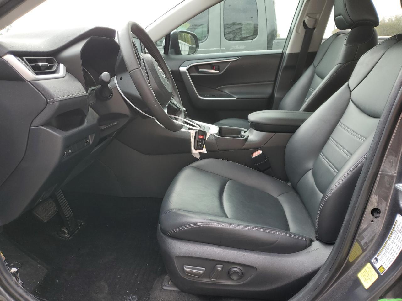 2020 TOYOTA RAV4 XLE P - Image 7