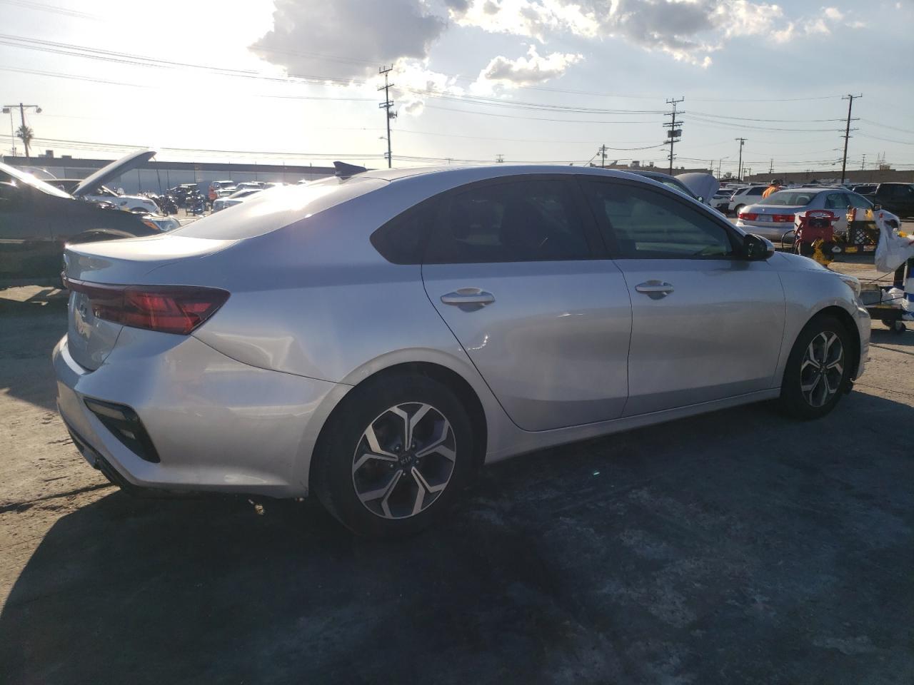 2021 KIA FORTE FE - Фото 3