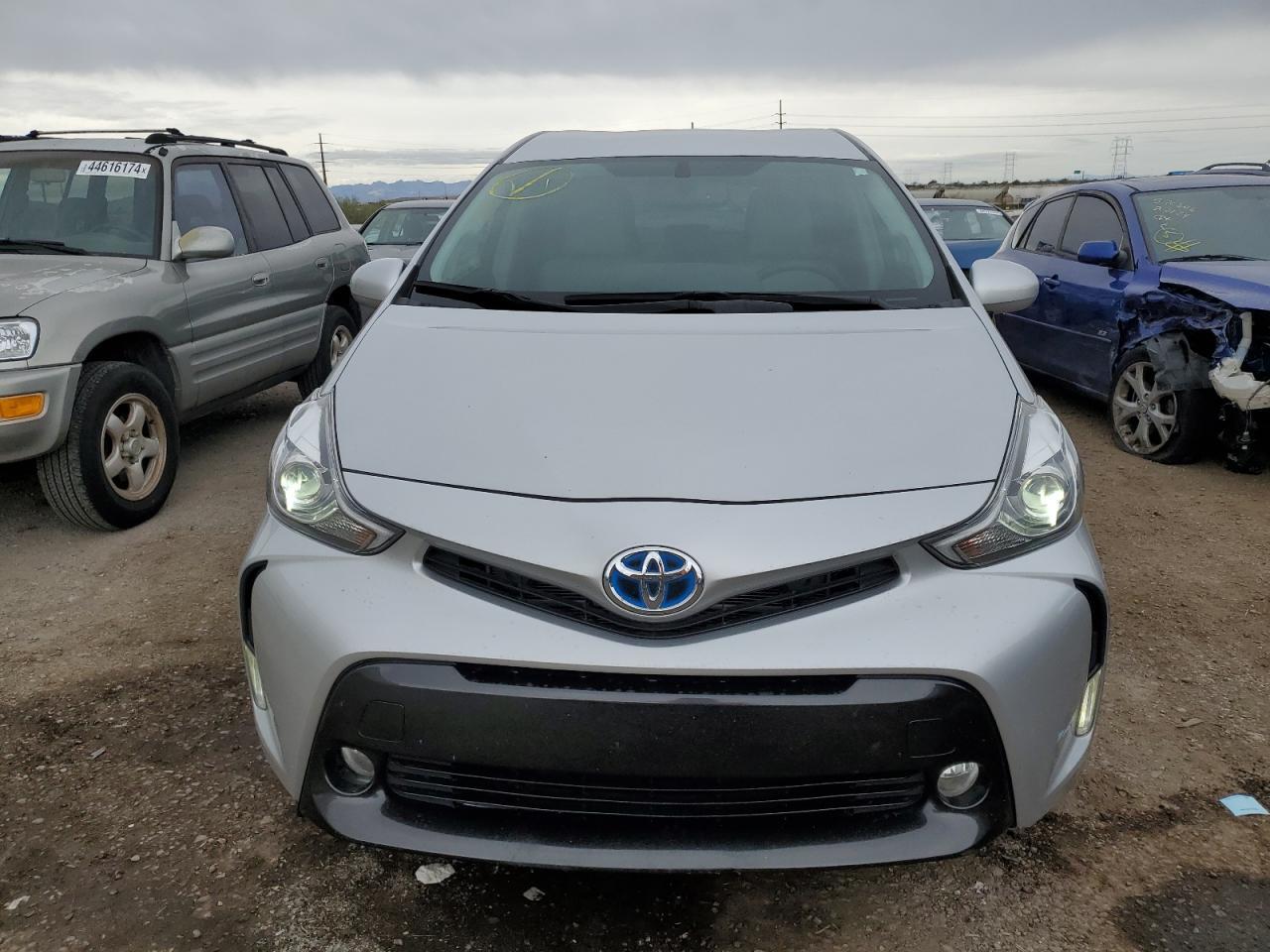 2015 TOYOTA PRIUS V - Фото 5
