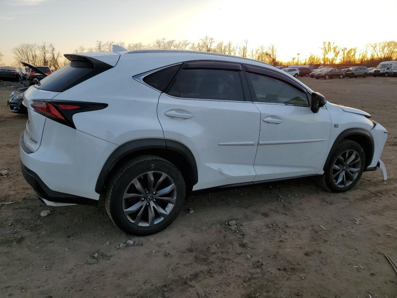 2017 LEXUS NX 200T BA - Фото 3