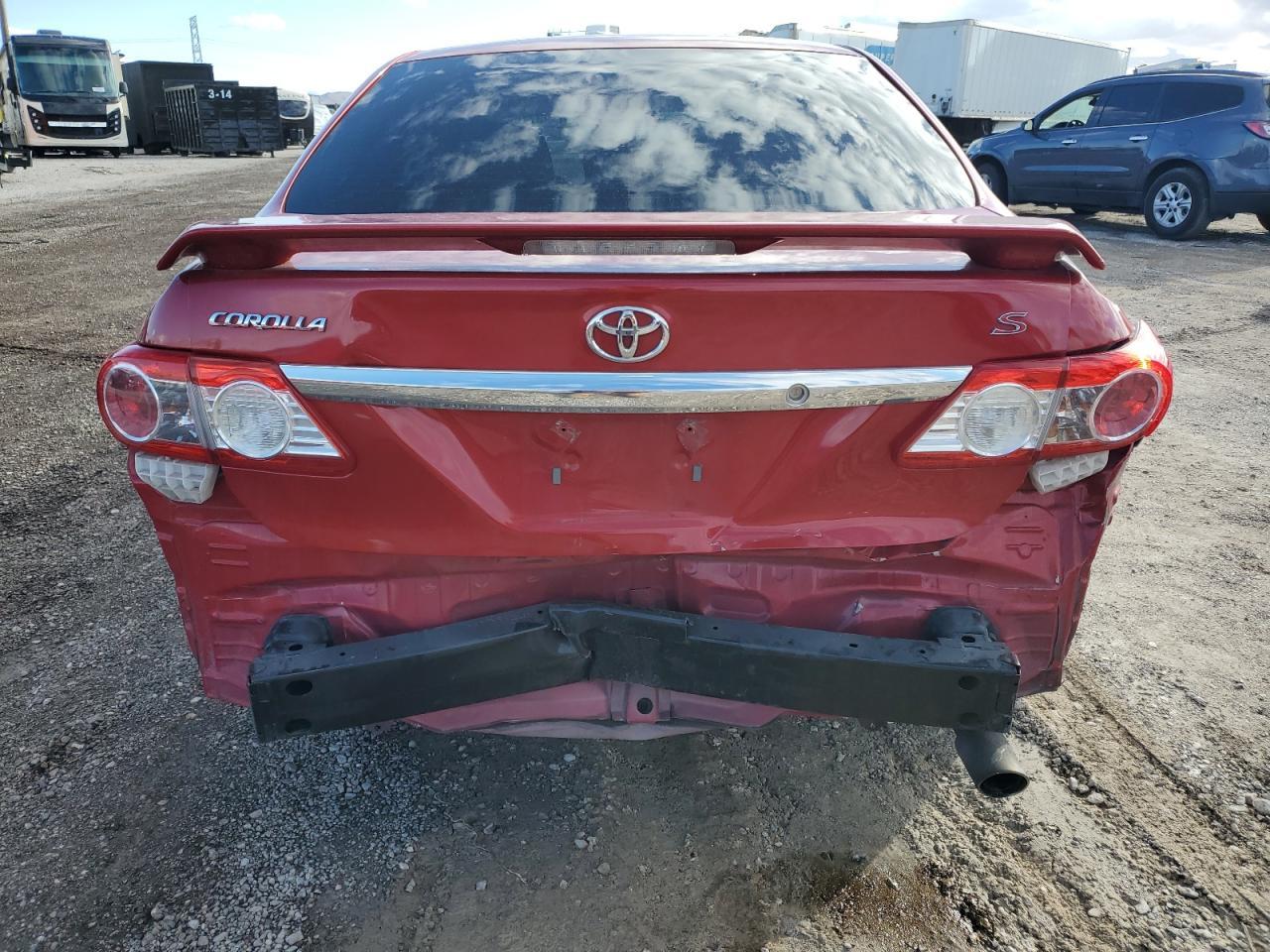 2013 TOYOTA COROLLA BA - Фото 6