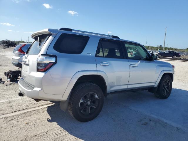 2019 Toyota 4Runner Sr5 - Image 3
