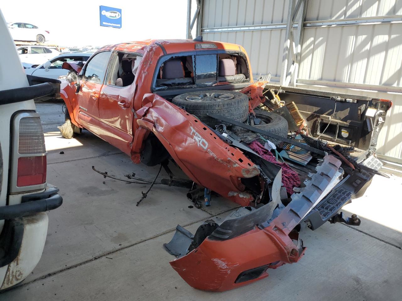 2017 TOYOTA TACOMA DOU - Фото 2