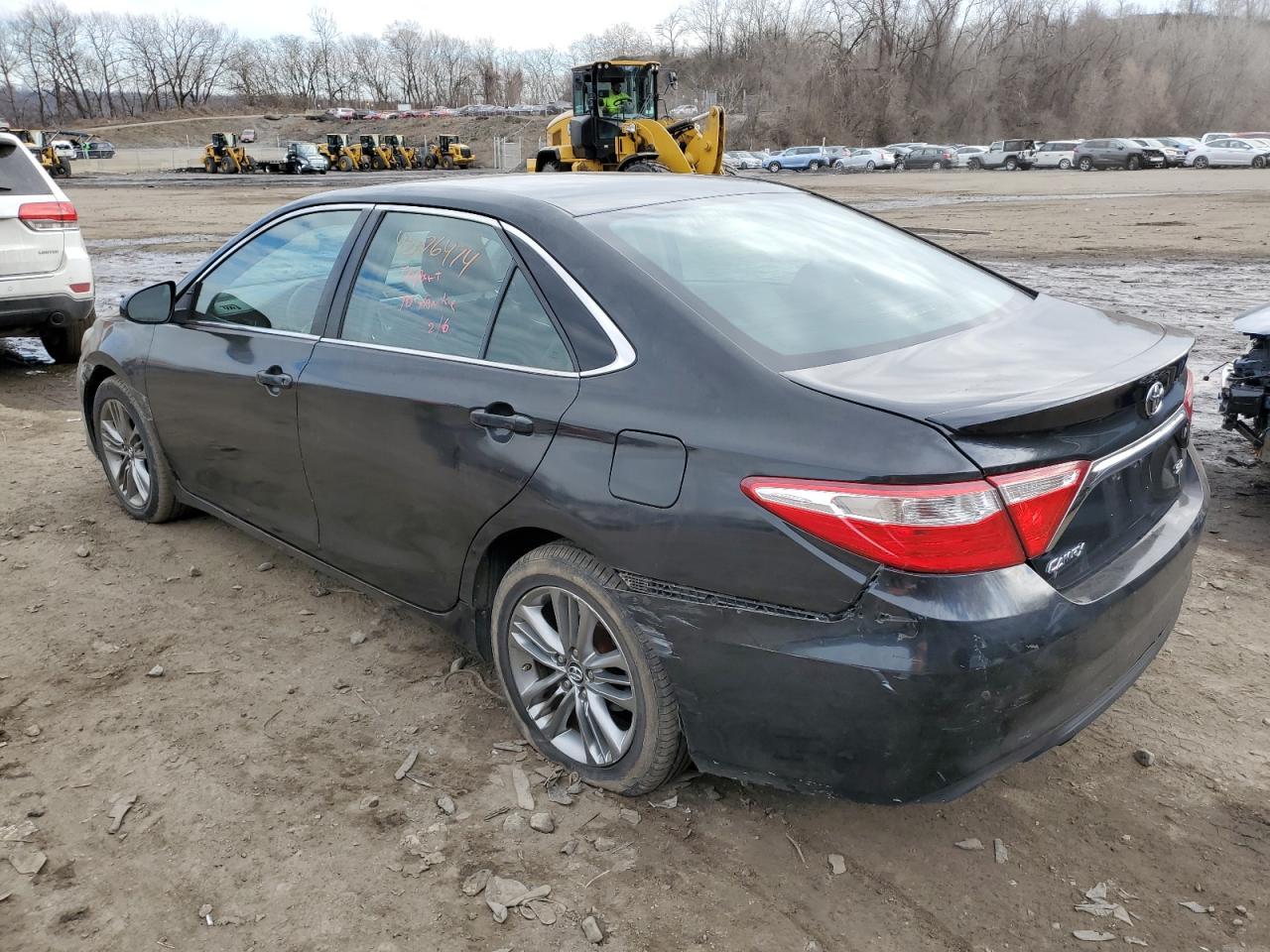 2016 TOYOTA CAMRY LE - Фото 2