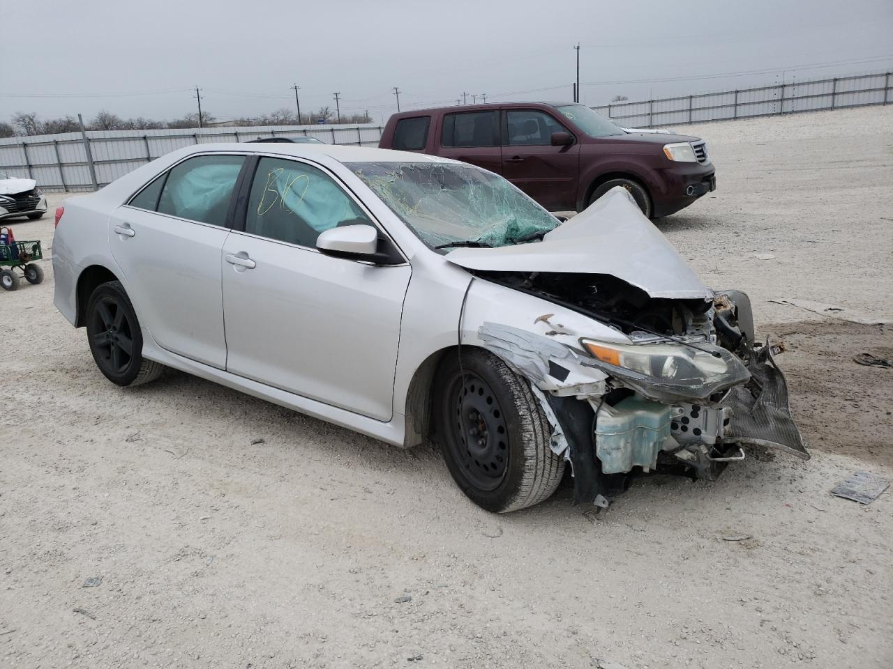 2013 TOYOTA CAMRY L - Фото 4