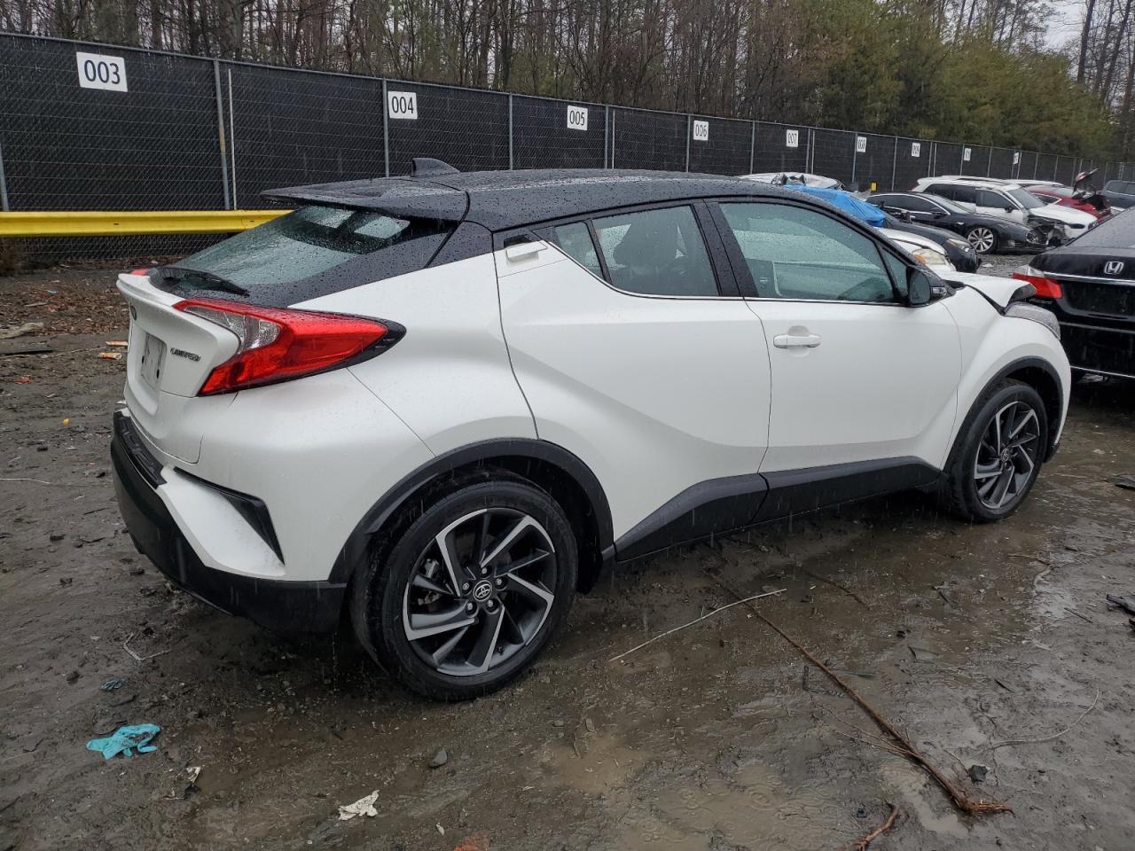 2021 TOYOTA C-HR XLE - Фото 3