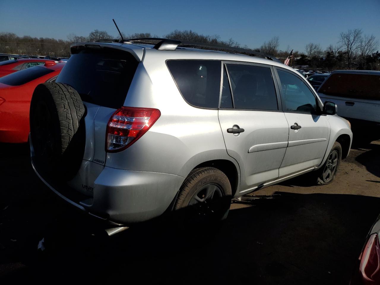 2011 TOYOTA RAV4 - Image 3