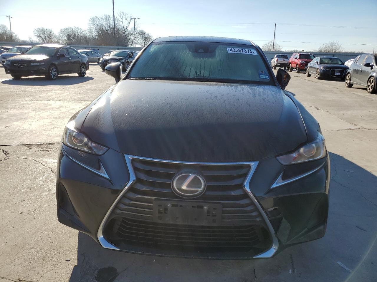 2017 LEXUS IS 200T - Фото 5