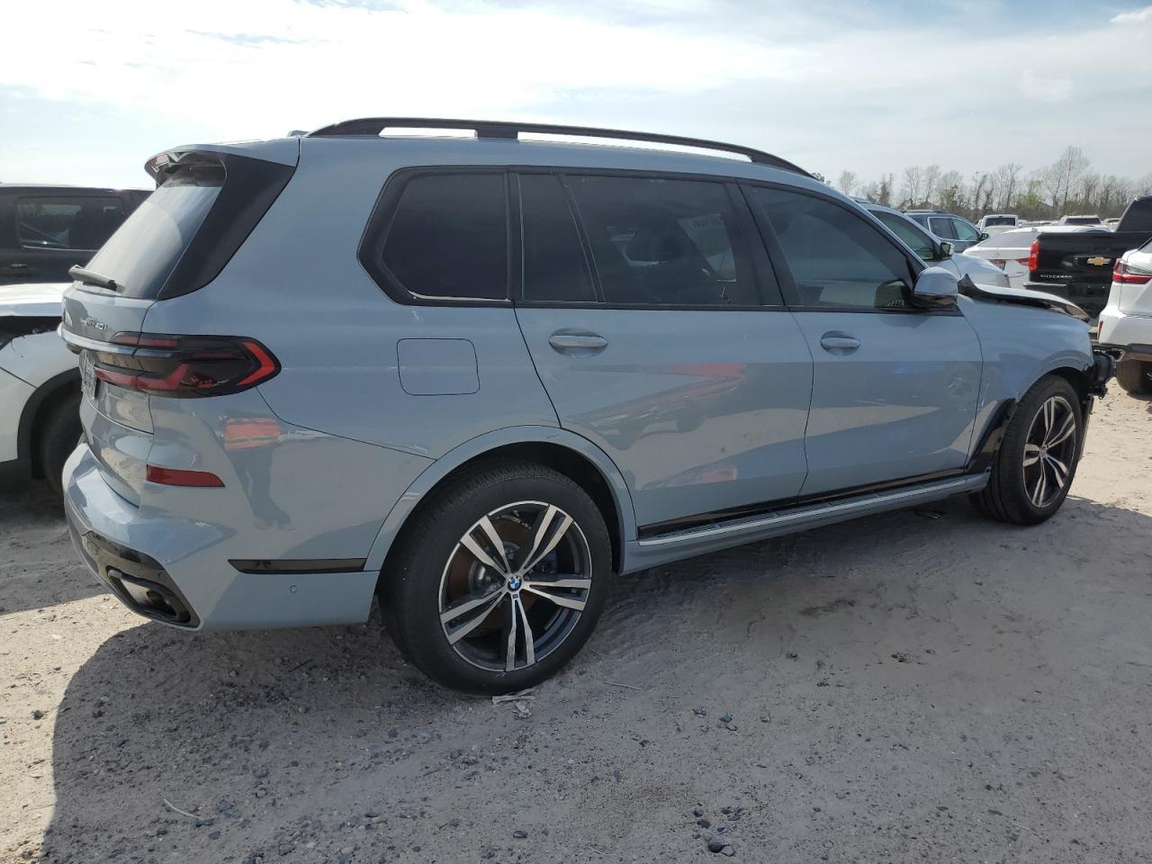 2024 BMW X7 XDRIVE4 - Image 3
