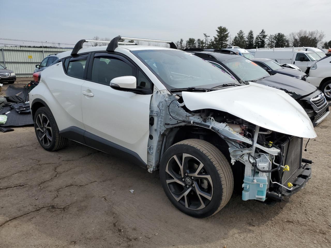2018 TOYOTA C-HR XLE - Фото 4