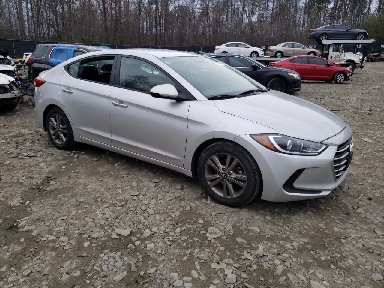 2018 HYUNDAI ELANTRA SE - Image 4