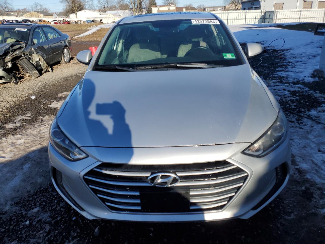 2018 HYUNDAI ELANTRA SE - Image 5