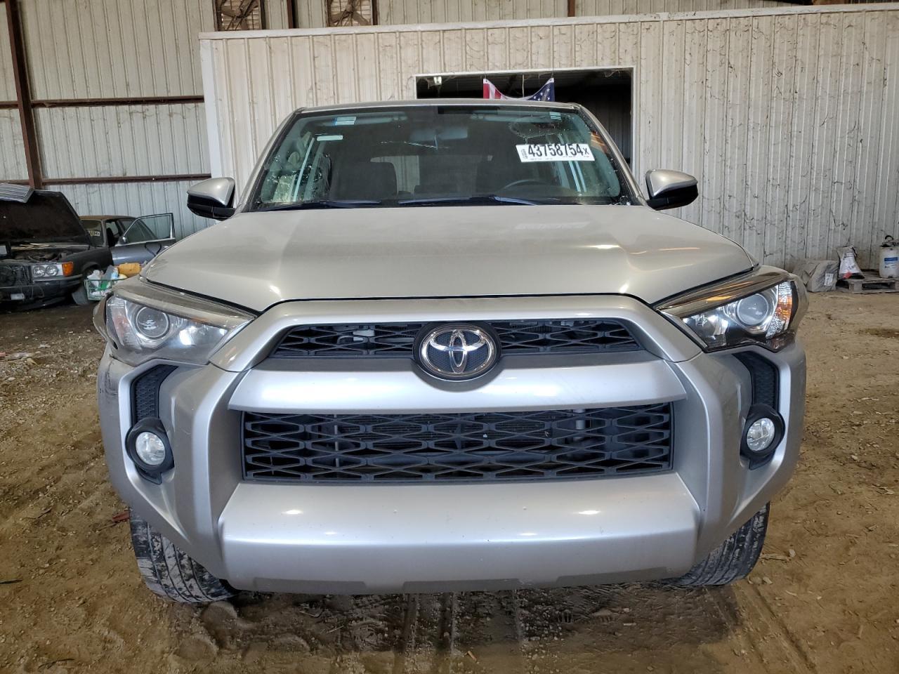 2019 TOYOTA 4RUNNER SR - Фото 5