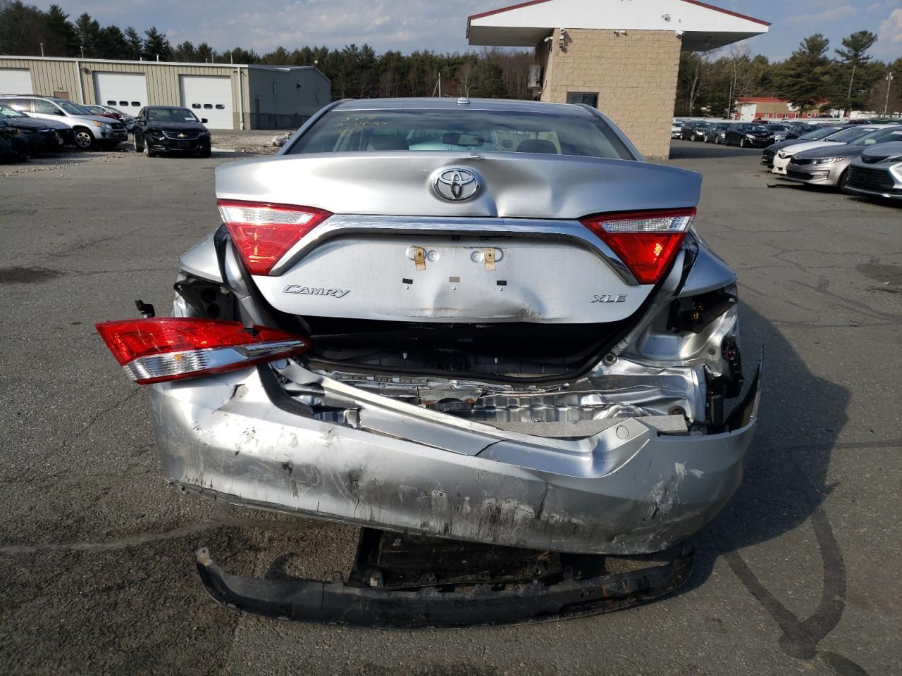 2016 TOYOTA CAMRY LE - Фото 6