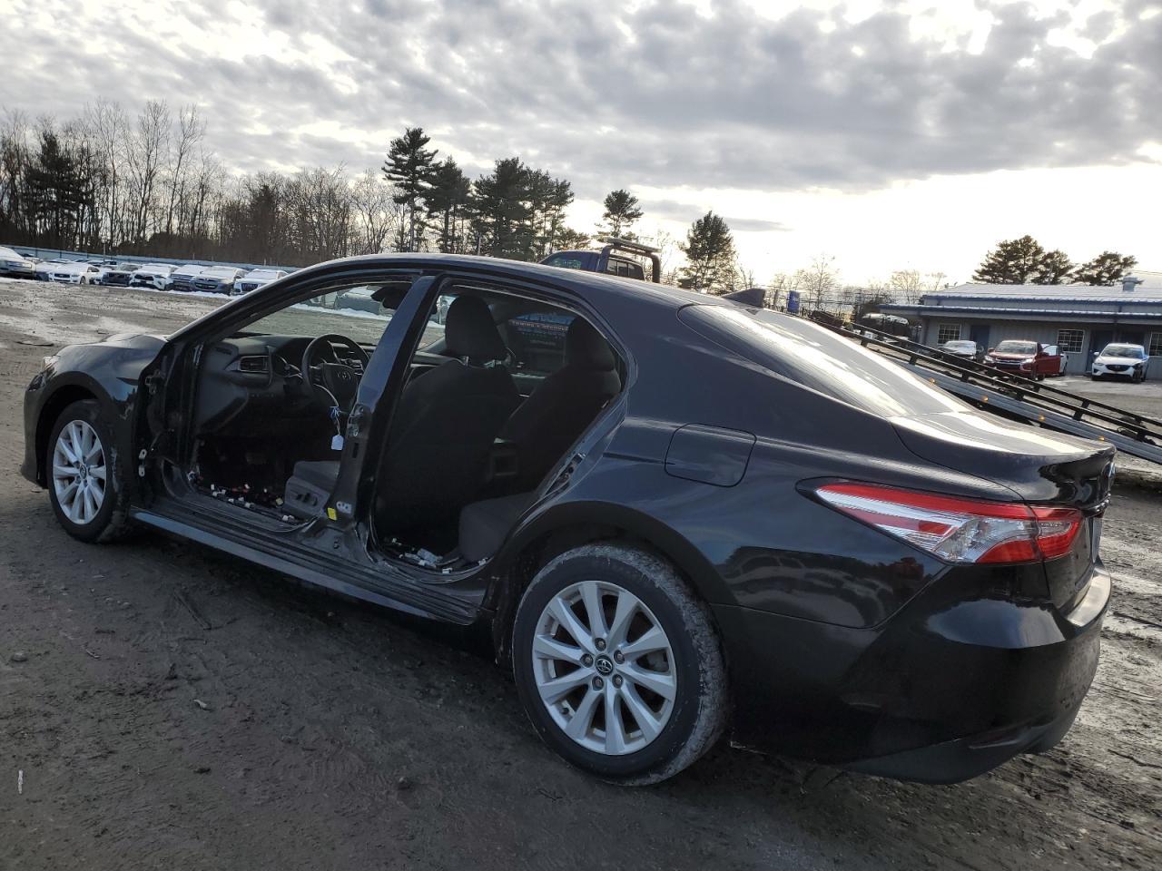 2019 TOYOTA CAMRY L - Фото 2