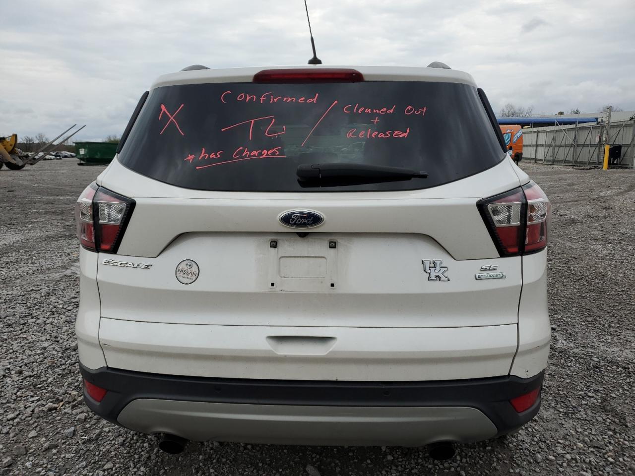 2017 FORD ESCAPE SE - Фото 6