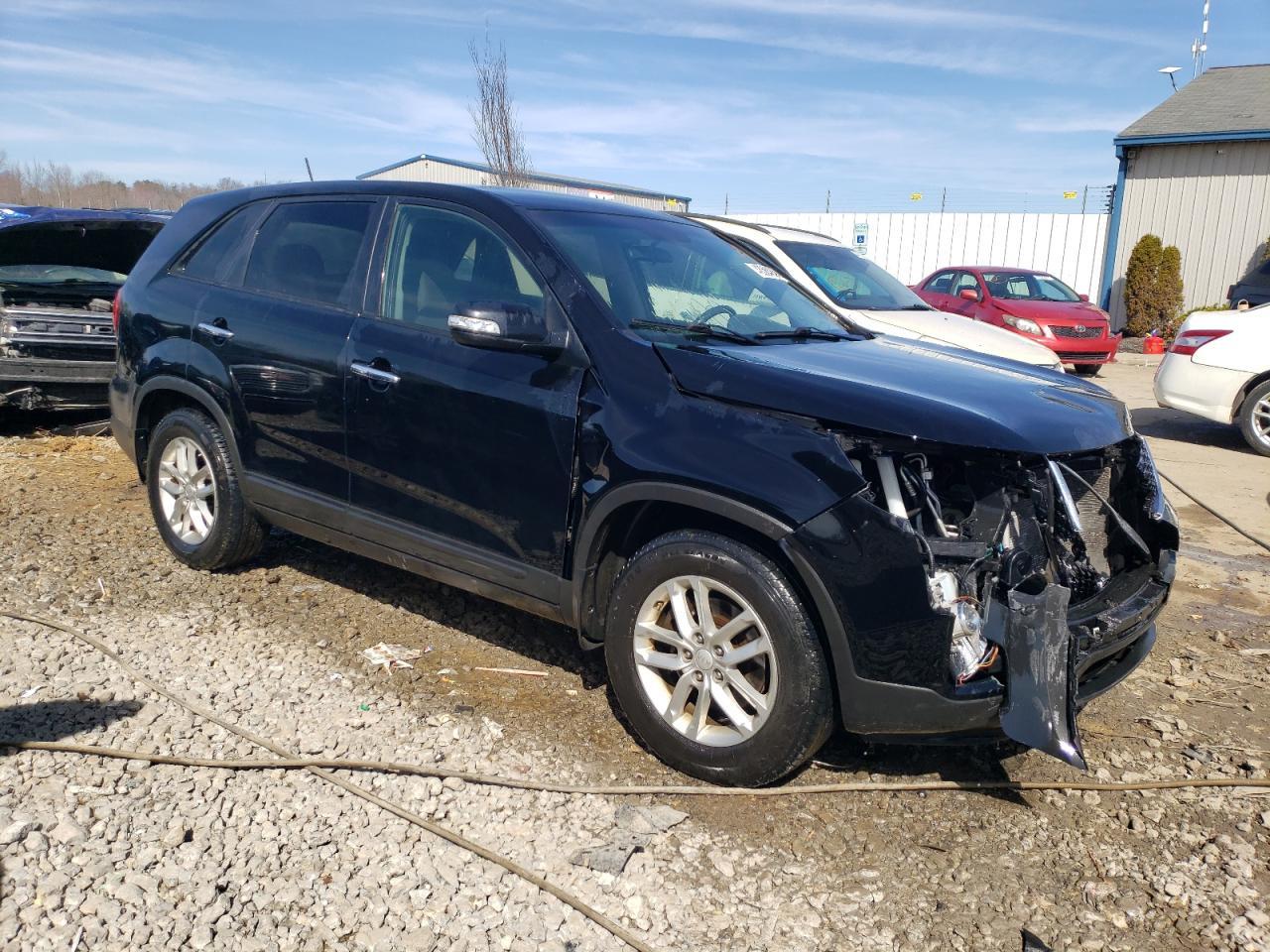 2014 KIA SORENTO LX - Image 4