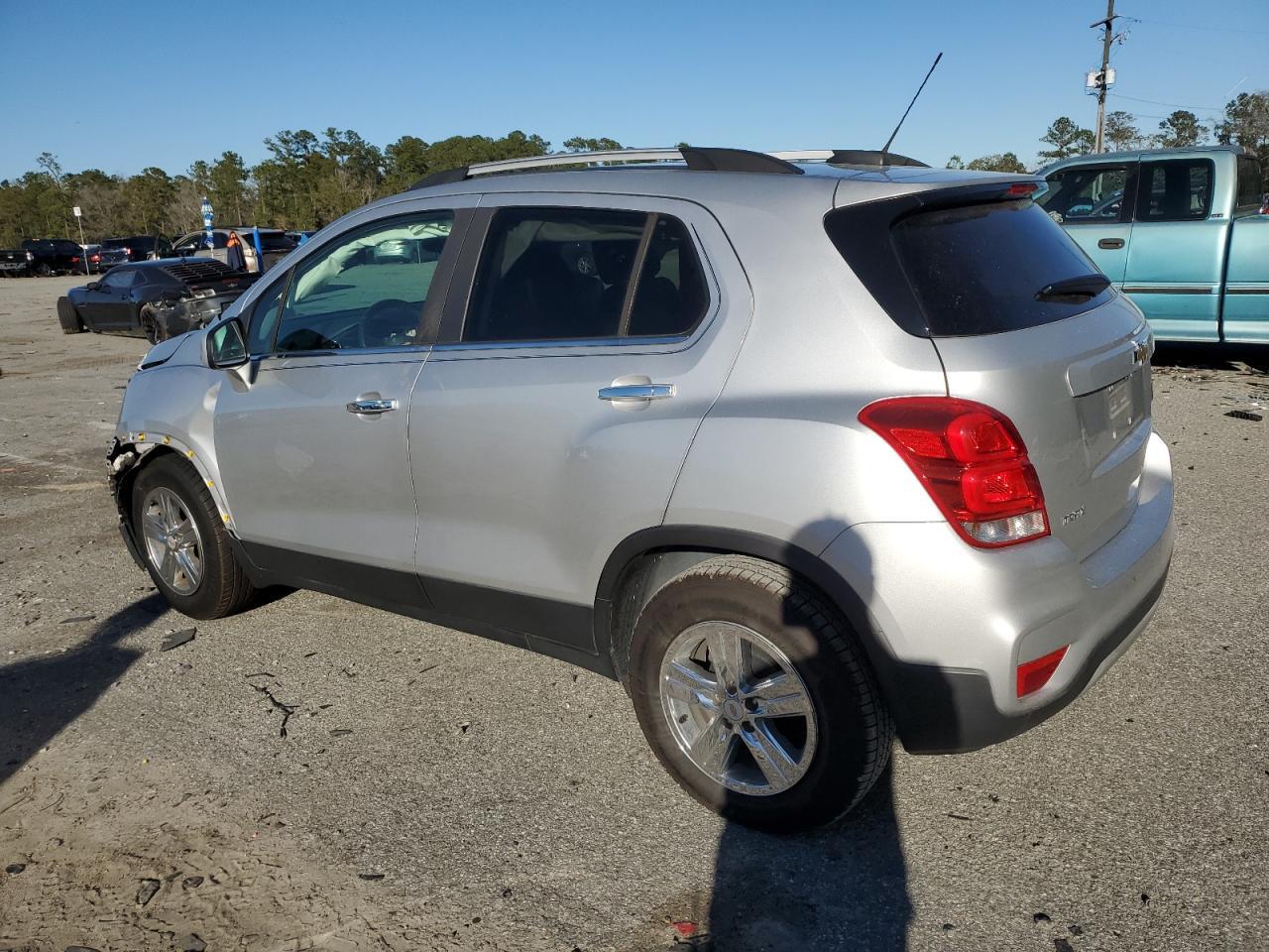 2019 CHEVROLET TRAX 1LT - Фото 2