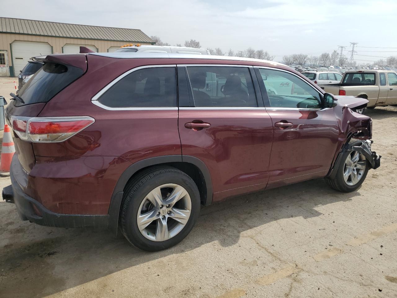 2014 TOYOTA HIGHLANDER - Image 3