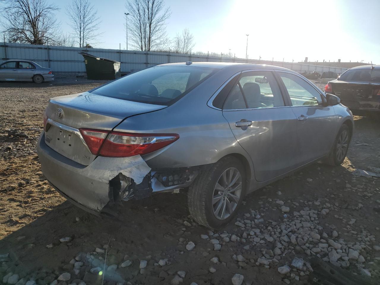 2017 TOYOTA CAMRY LE - Image 3
