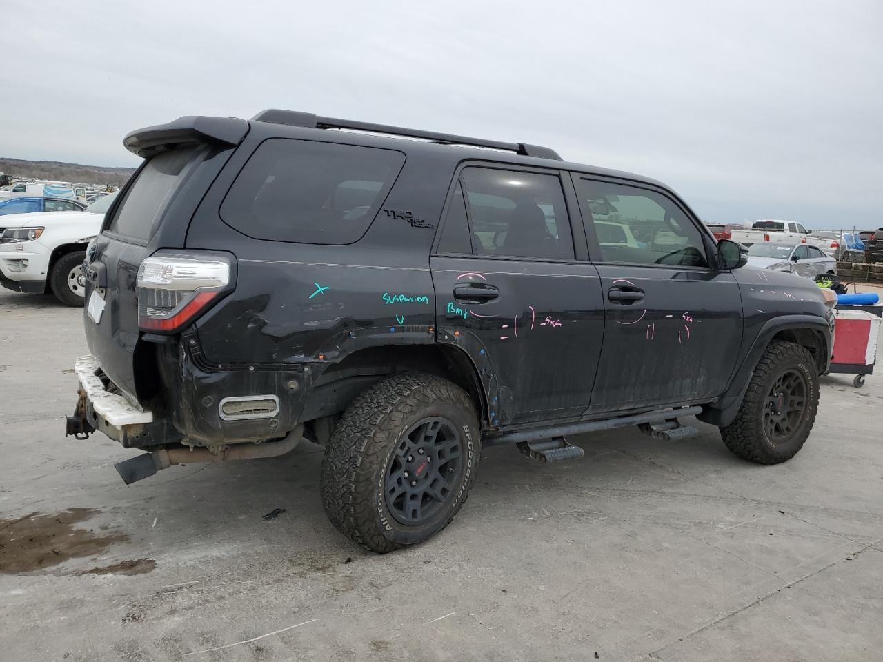 2019 TOYOTA 4RUNNER SR - Фото 3