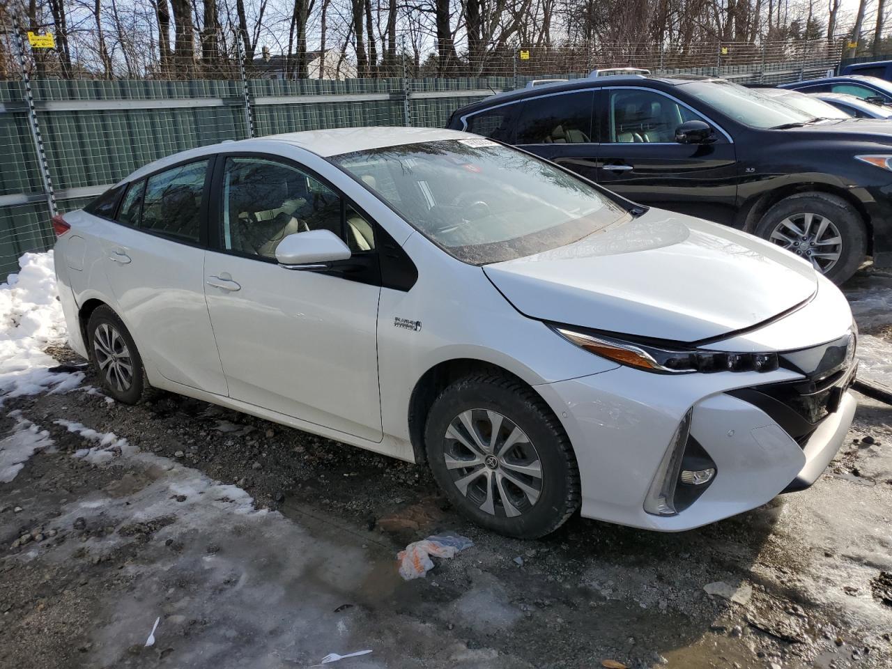 2022 TOYOTA PRIUS PRIM - Image 4