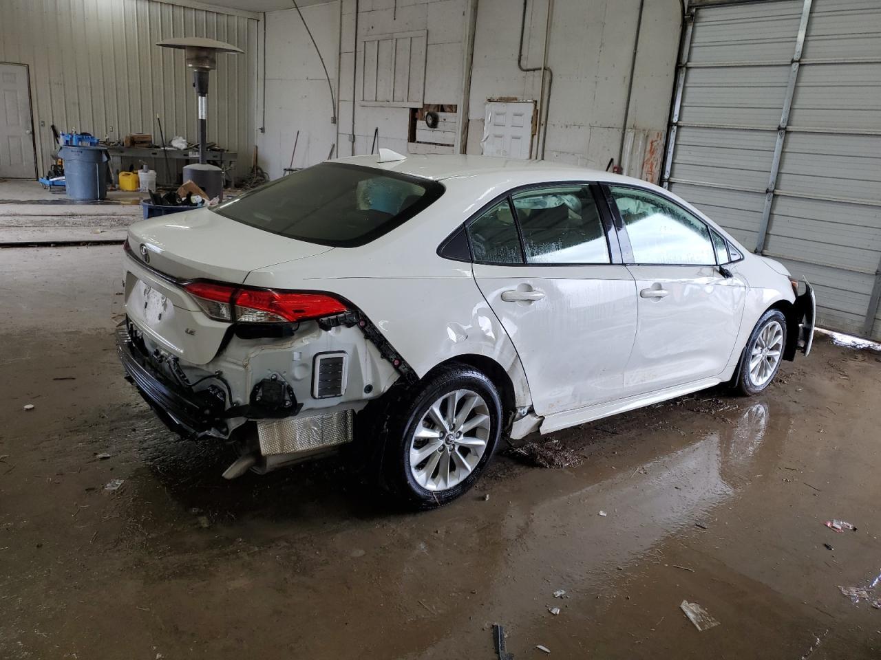 2021 TOYOTA COROLLA LE - Фото 3